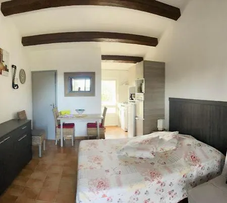 Les Laurier Rose Apartment *